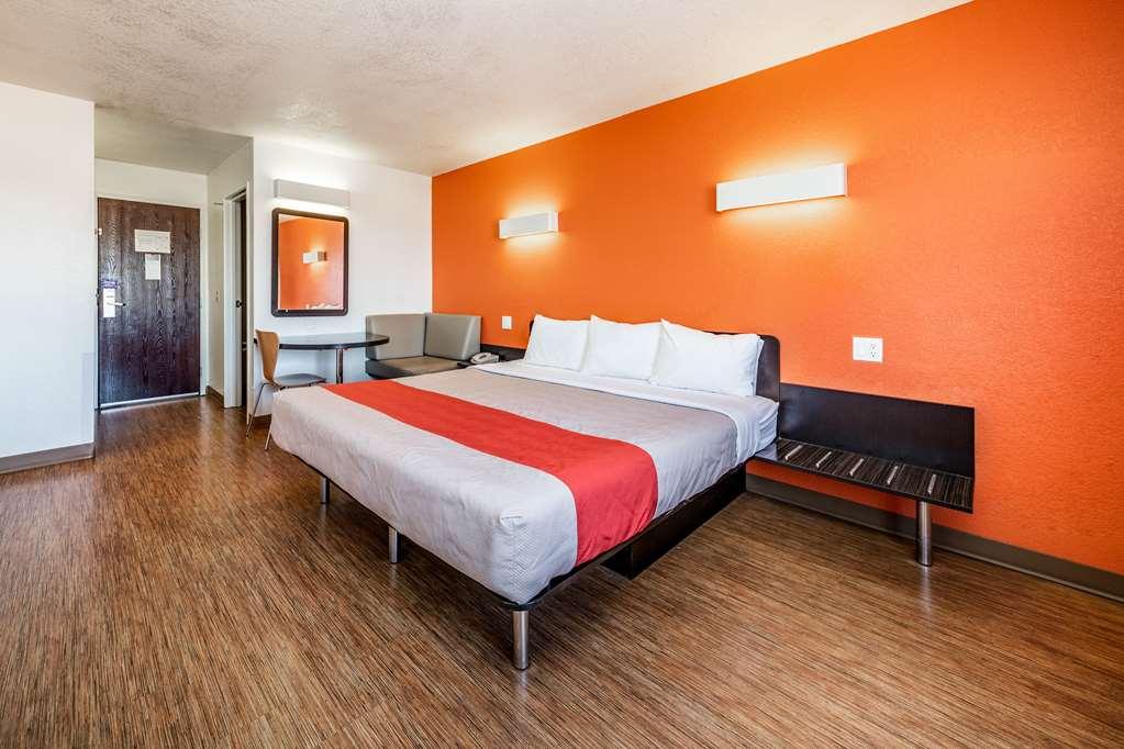 The Ellsworth Hotel, Ascend Hotel Collection Williams Room photo